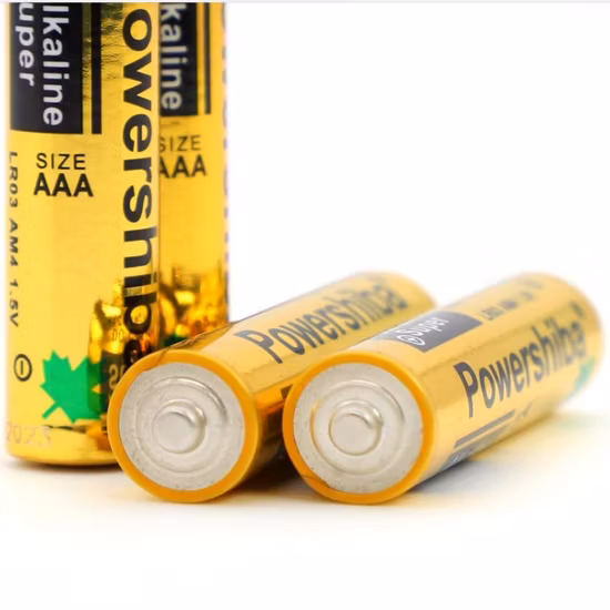 Heißer Verkauf / Mächtige Energie / Lange Lebensdauer / Lr06 / 1,5-V-Lithoum-Batterie (Experte OEM-Fabrik)